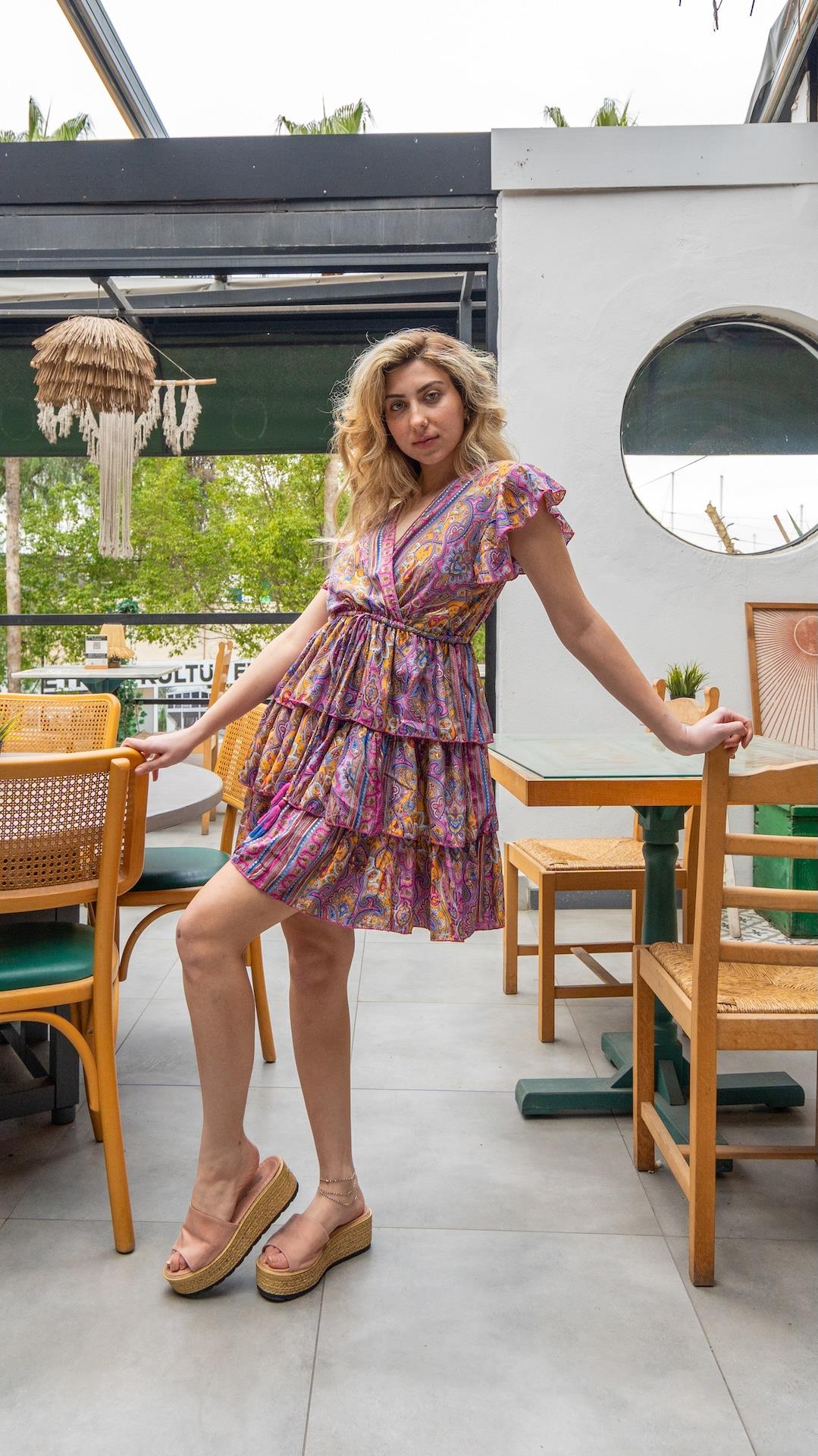 Pembe Renk Kısa İpek Elbise