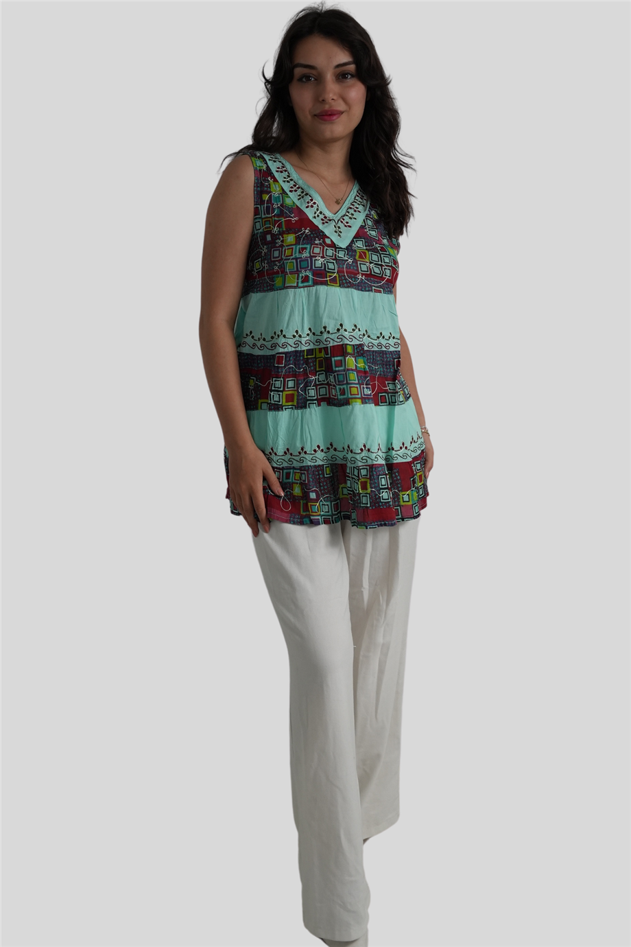 Turkuaz Kalın Askılı Nakış Detaylı Yarım Düğmeli Bohem Bluz