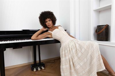Lucia Dantel Elbise