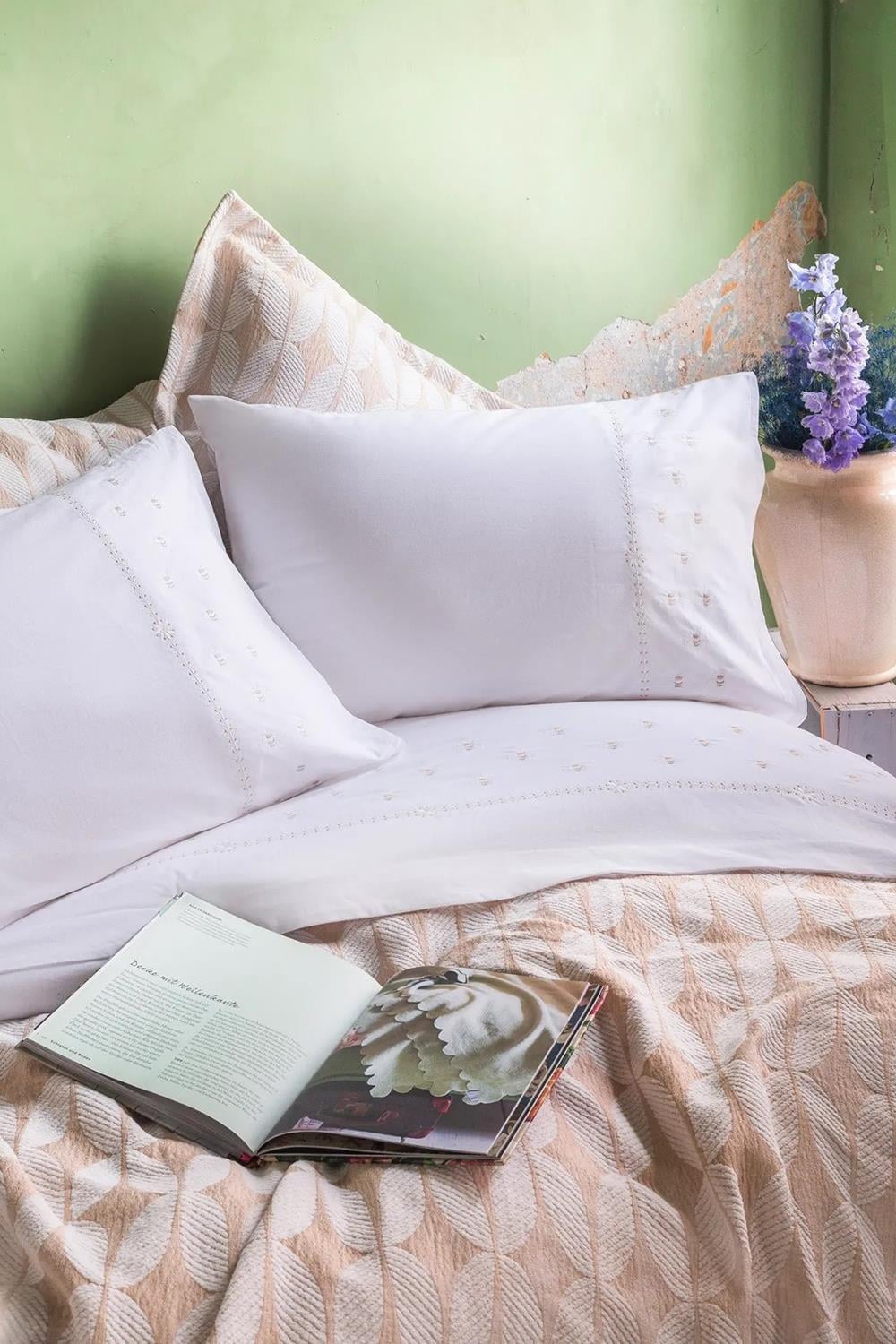 Apricitas Home Abeille Blush Çift Kişilik %100 Pamuk Nevresim Takımı ve Yatak Örtüsü Seti
