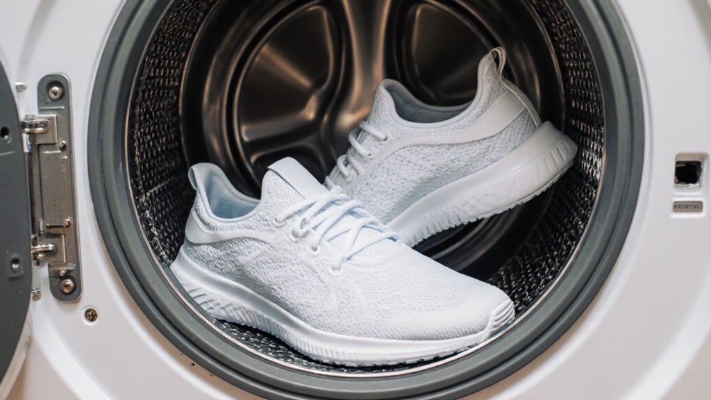 Beyaz Spor Ayakkabıları Çamaşır Makinesinde Nasıl Yıkanır