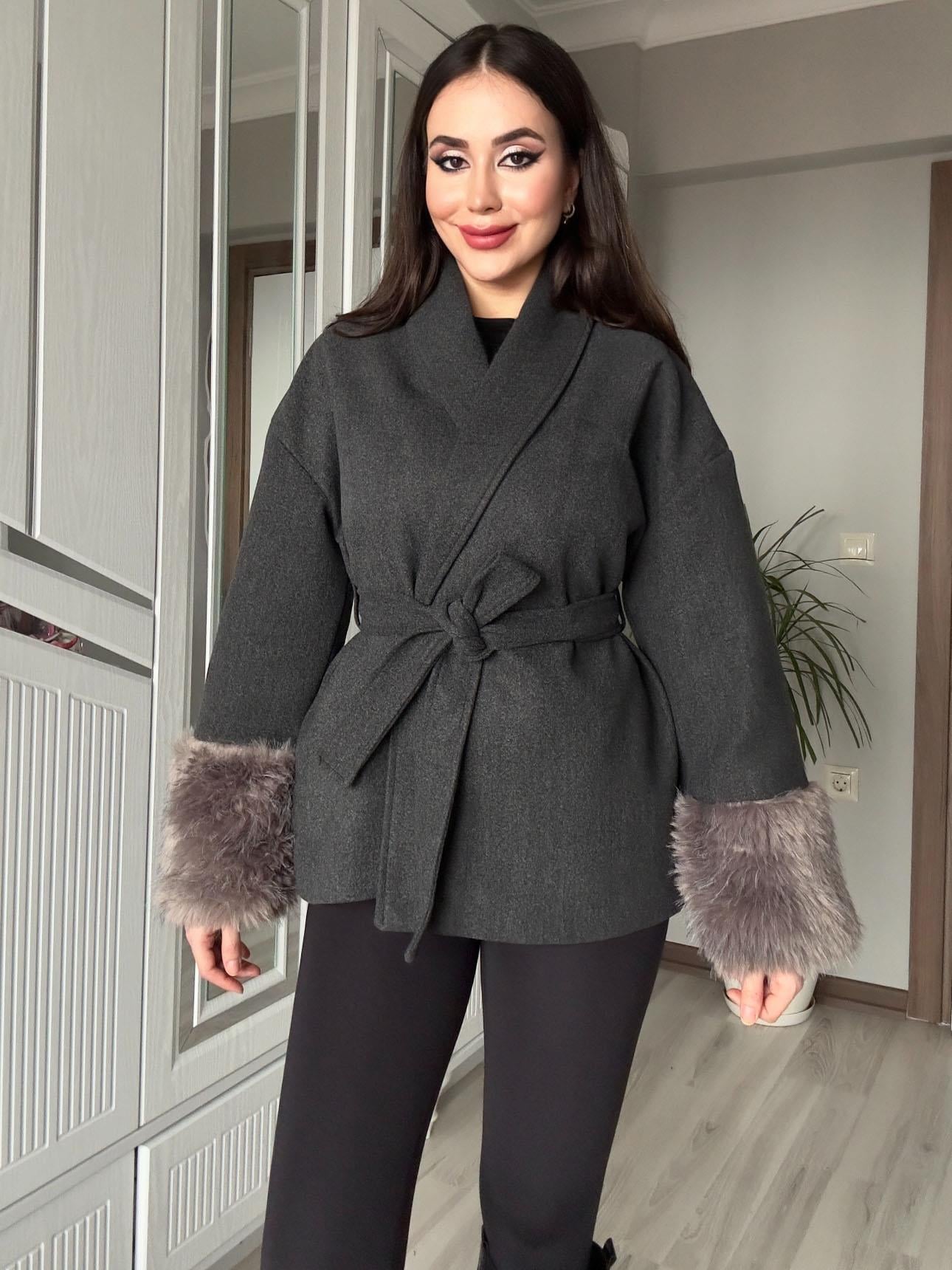 Kadın Calida Antrasit Kolları Kürklü Peluşlu Kuşaklı Premium Kaşe Kaban