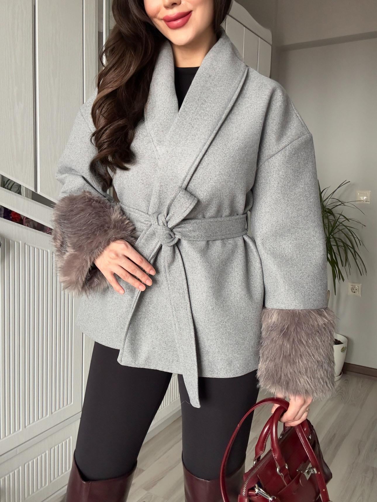 Kadın Calida Gri Kolları Kürklü Peluşlu Kuşaklı Premium Kaşe Kaban