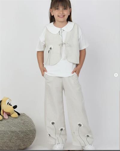 Kız Çocuk Çiçek Nakışlı - Keten- Bağcıklı - Yelek- Kısa Kol - Bebe Yaka- Çiçek Dalı Nakışlı - Tişört- Beli Lastikli- Bol Paça -paça Kısmı Çiçek Nakışlı Pantolon Takım