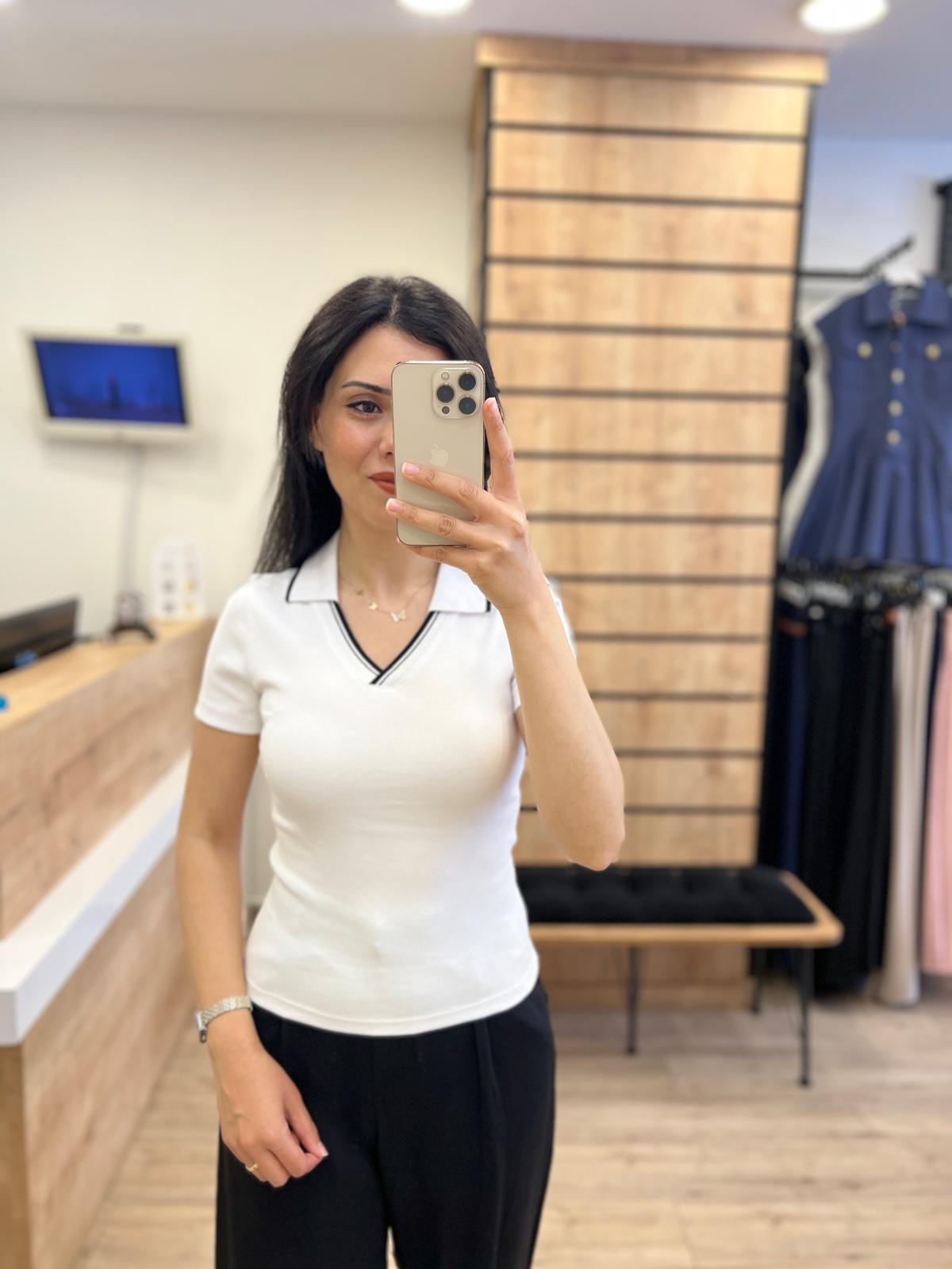 Beyaz Polo Yaka T-shirt