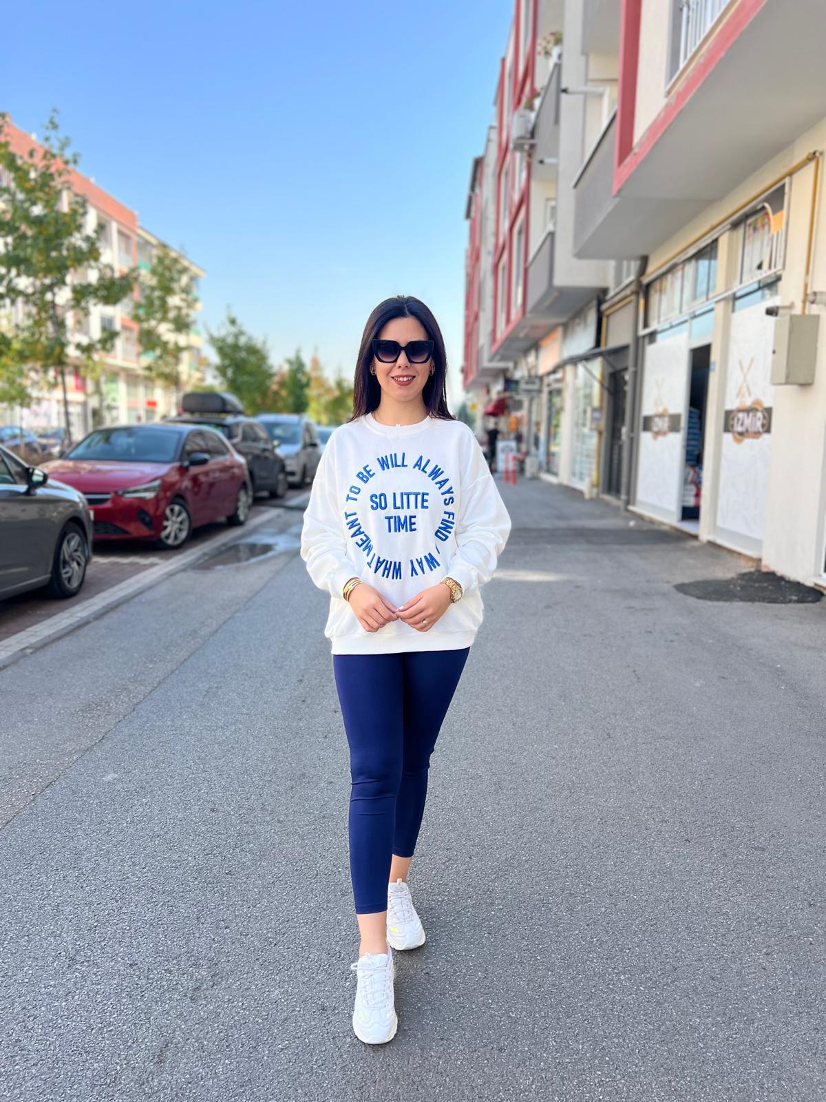 Ekru Mavi Nakış Detaylı Sweat
