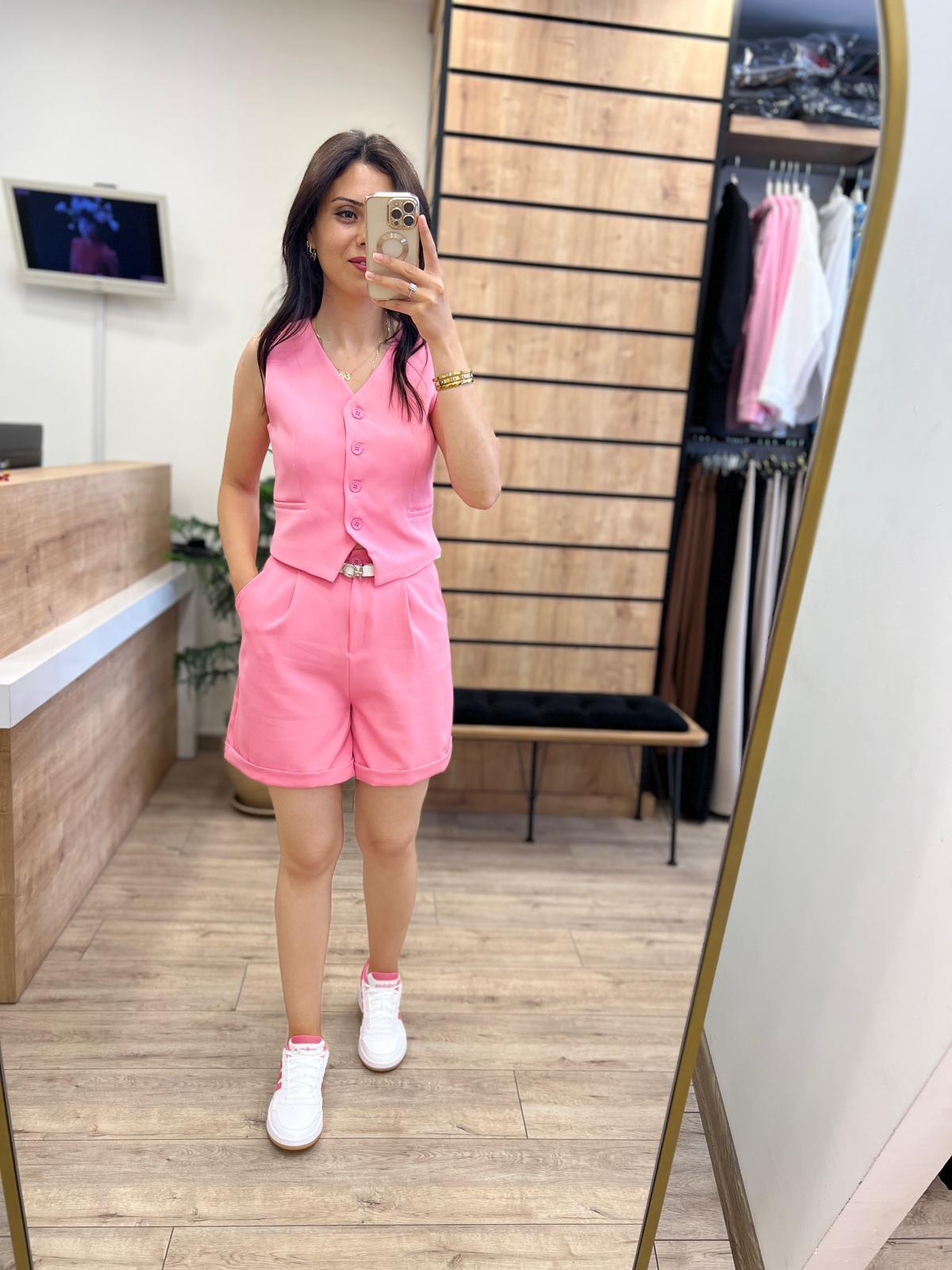 Pembe Kemerli Şort