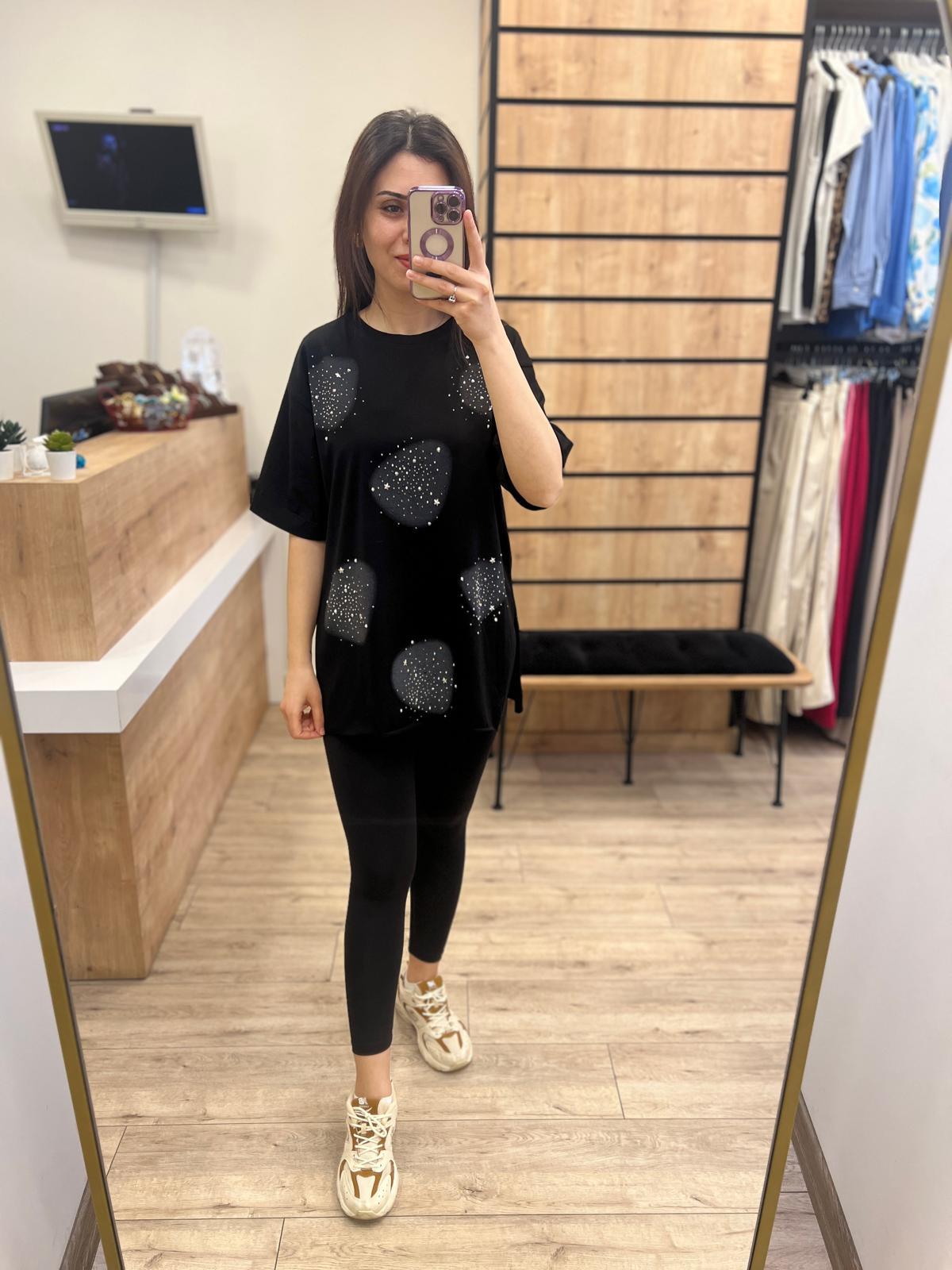 Siyah Serpme Taşlı T-shirt