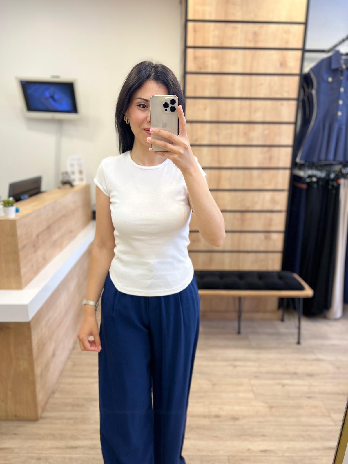 Beyaz Bisiklet Yaka Basic T-shirt