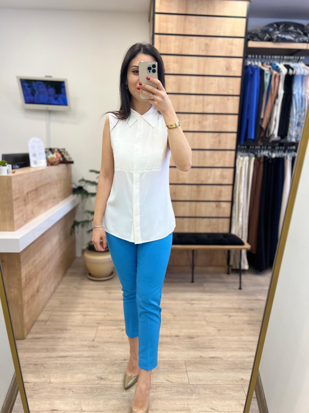 Beyaz Nervur Detaylı Bluz