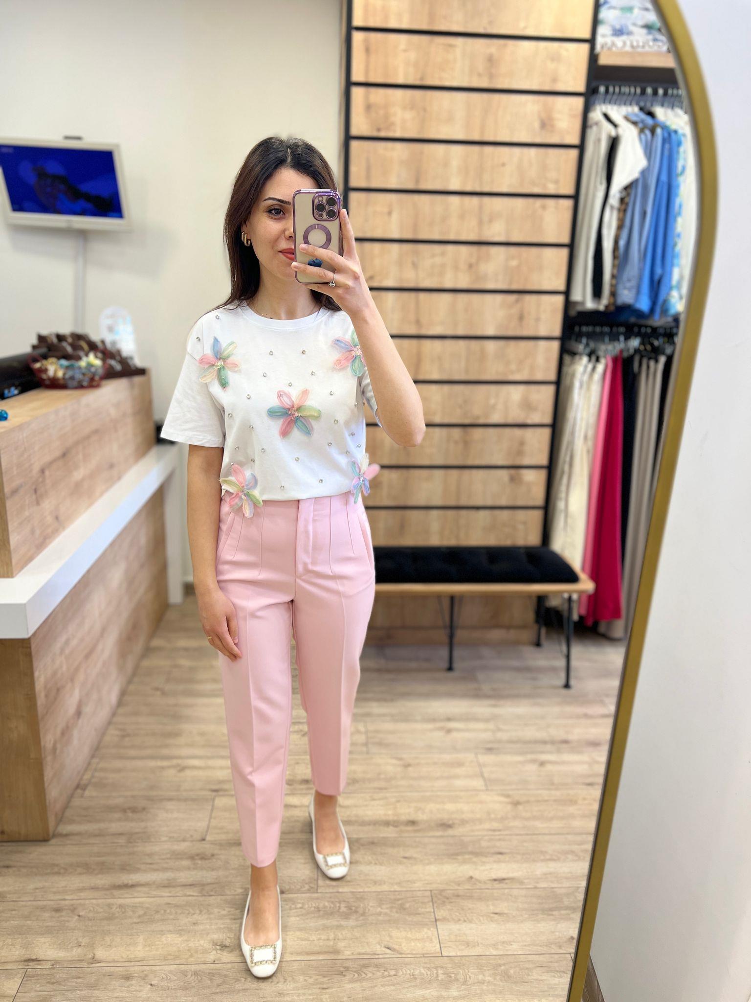 Beyaz Organize Çiçekli T-shirt