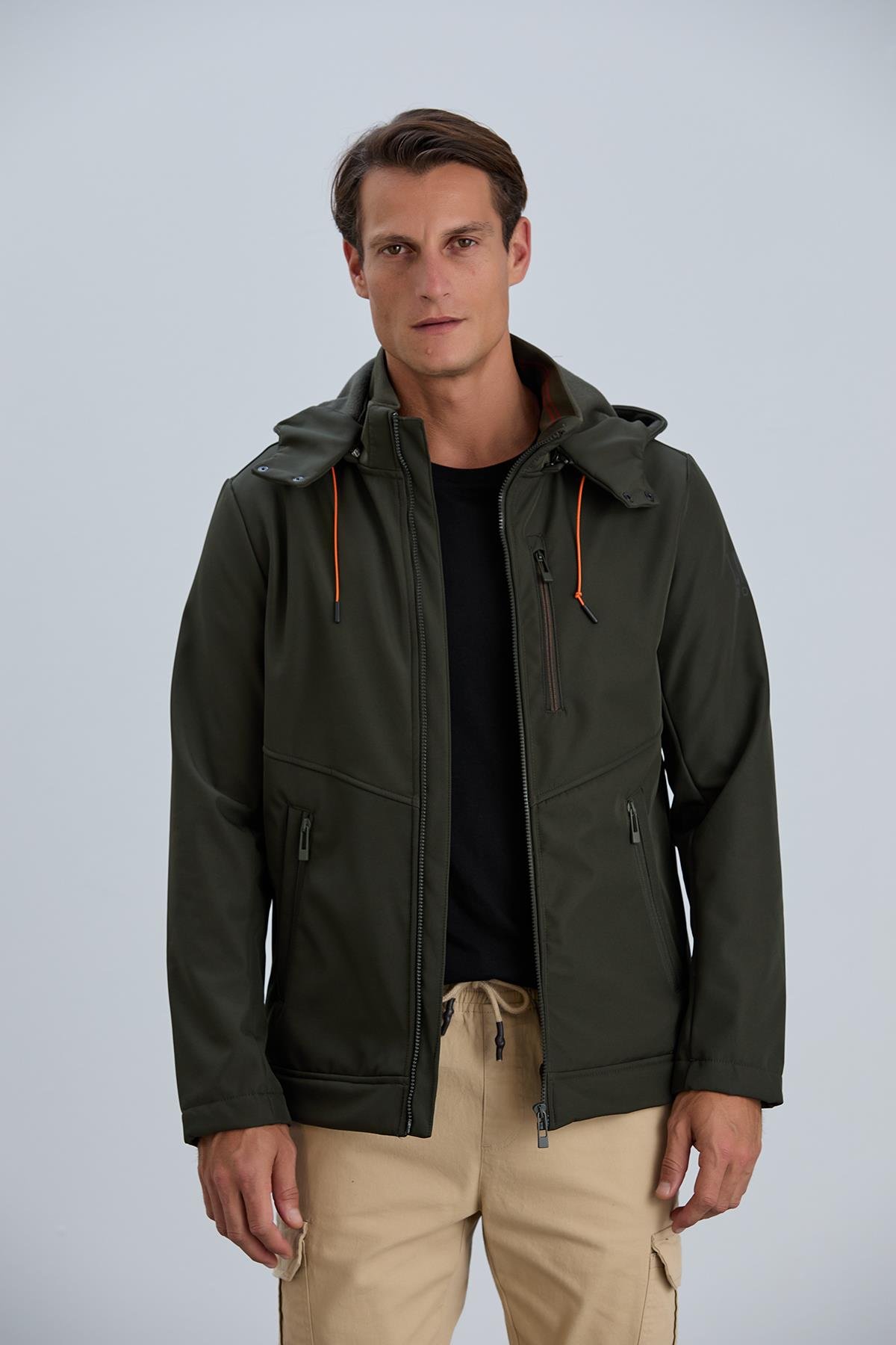 Çıkabilir Kapüşonlu Erkek Softshell Mont