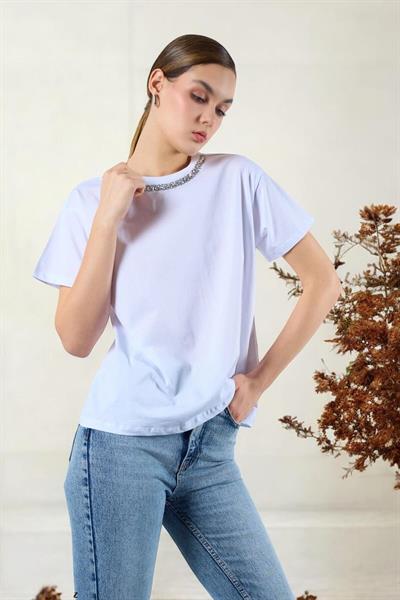 Kaliteli Kadın Yakası Taşlı T-Shirt T-Shirt