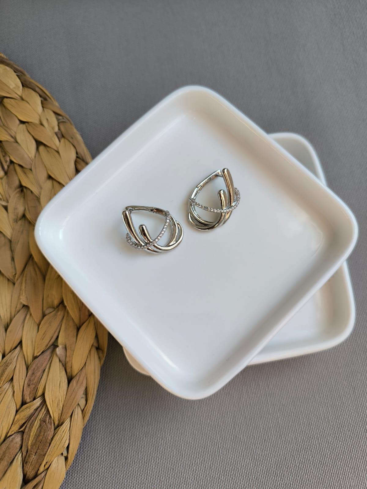 Zirkon Taşlı C Küpe Silver 