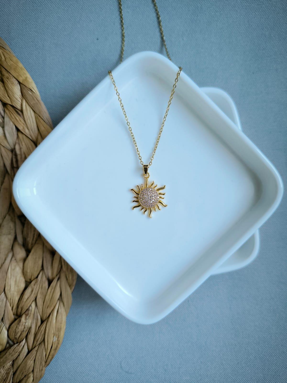 Çelik Güneş Kolye Gold