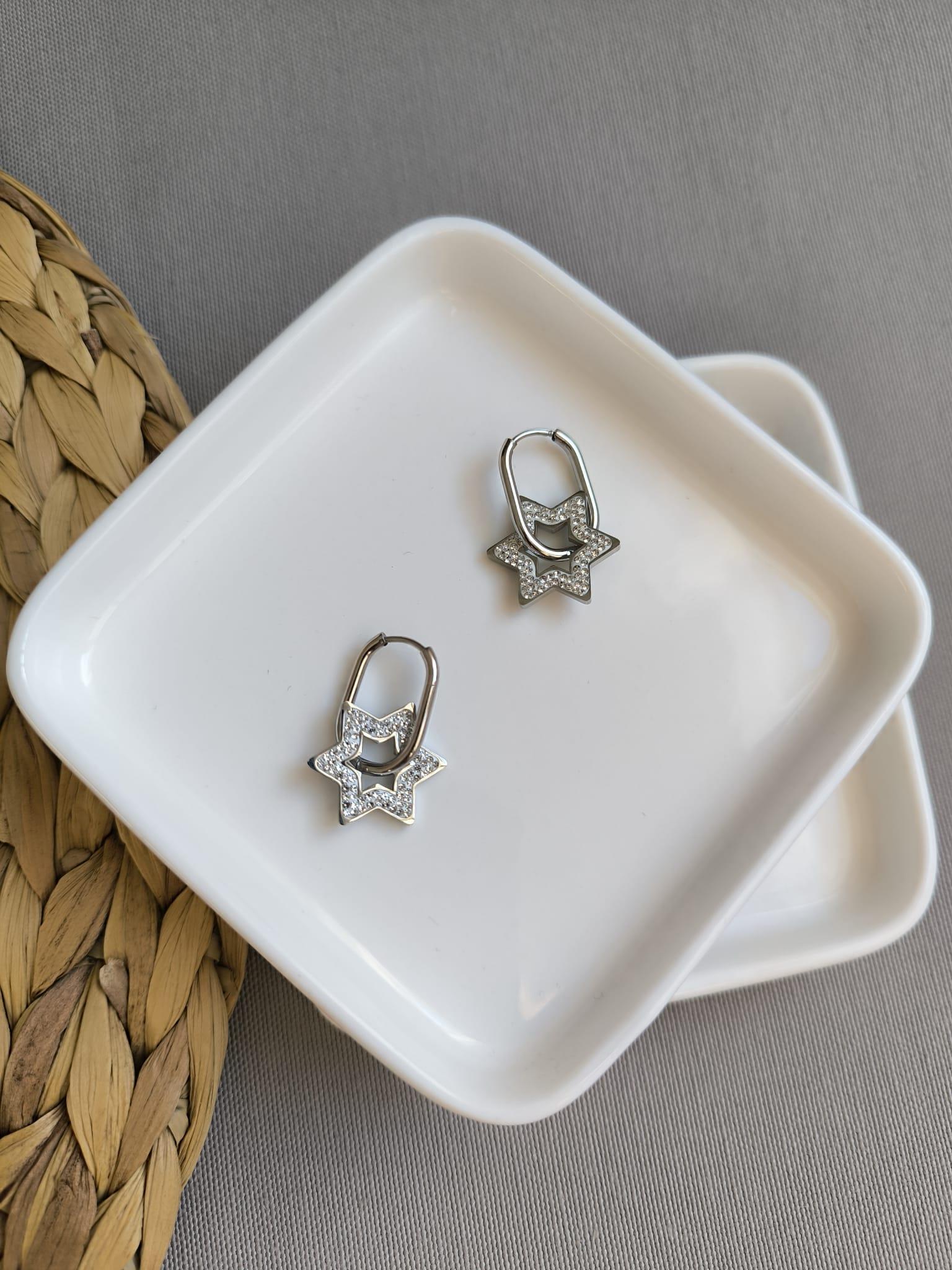 Çelik Yıldız Taşlı Küpe Silver