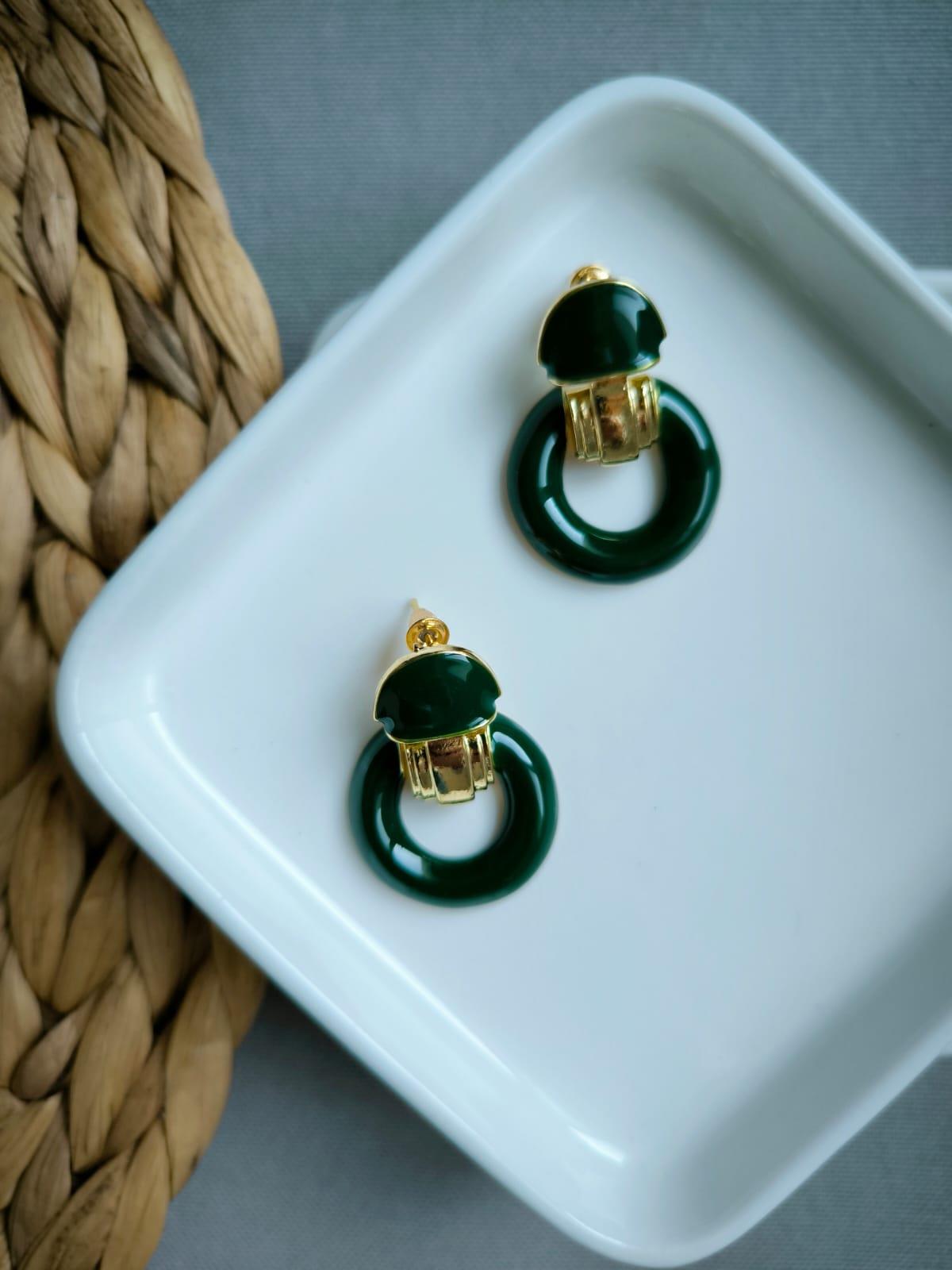 Kemik Yeşil Gold Detaylı Küpe