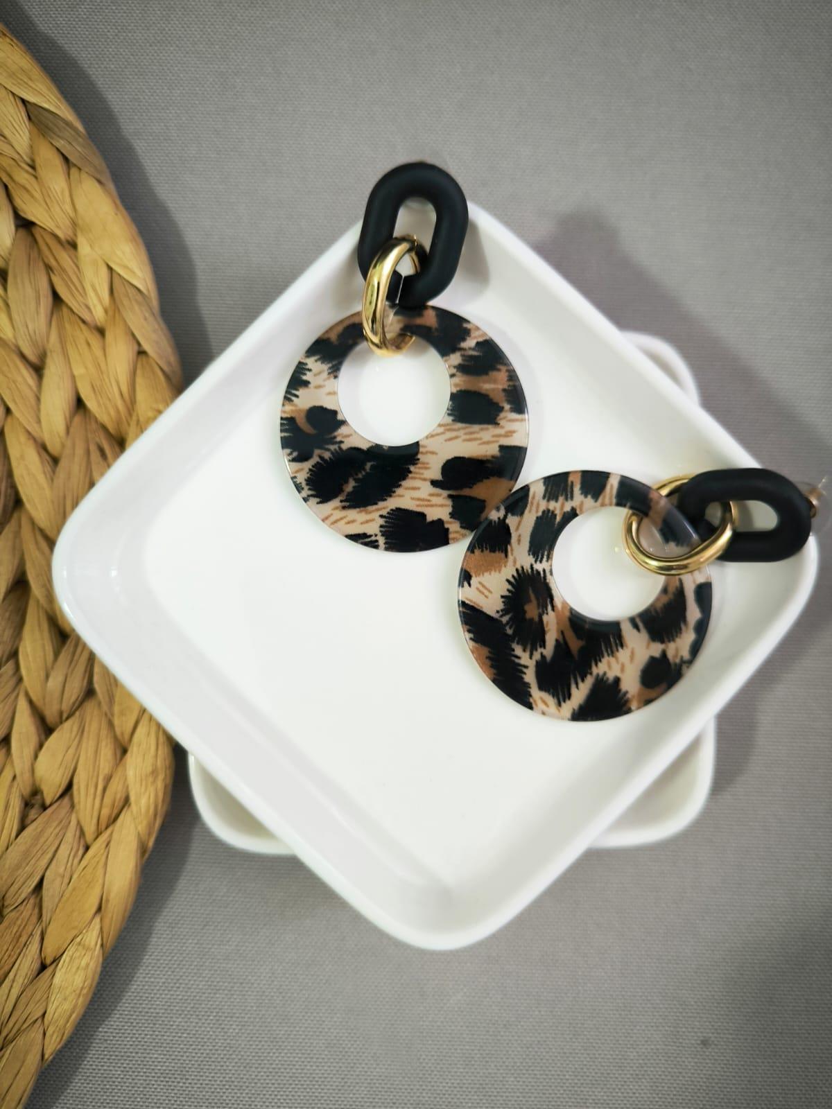Leopar Desenli Sallantı Küpe