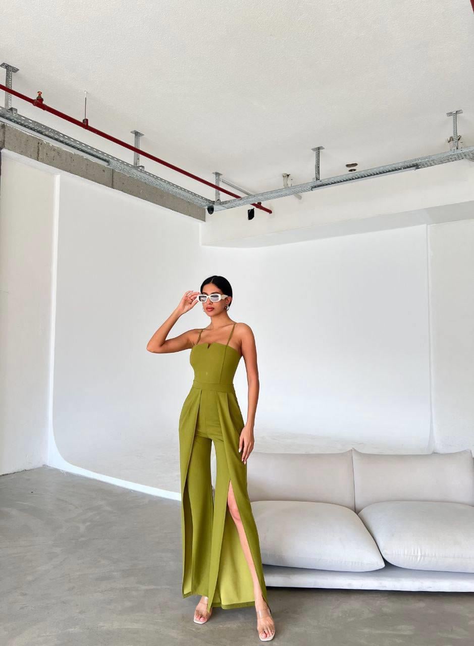   Krep Kumaş Askılı Yaka Ve Yırtmaç Detaylı Tulum 582232 Fistik Yeşil