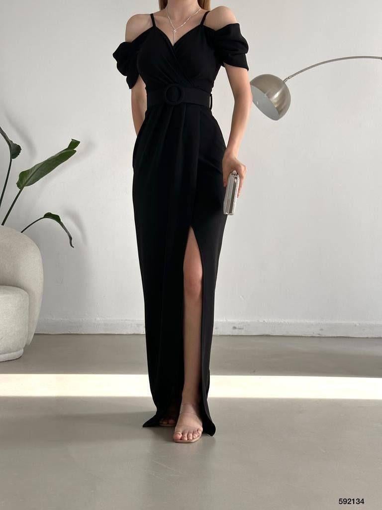 Düşük Omuz Yırtmaçlı Kemerli Elbise 582134 Siyah