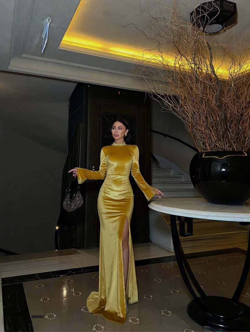 Uzun kollu, balık kesim ve derin yırtmaç detaylı elbise 583062 SARI