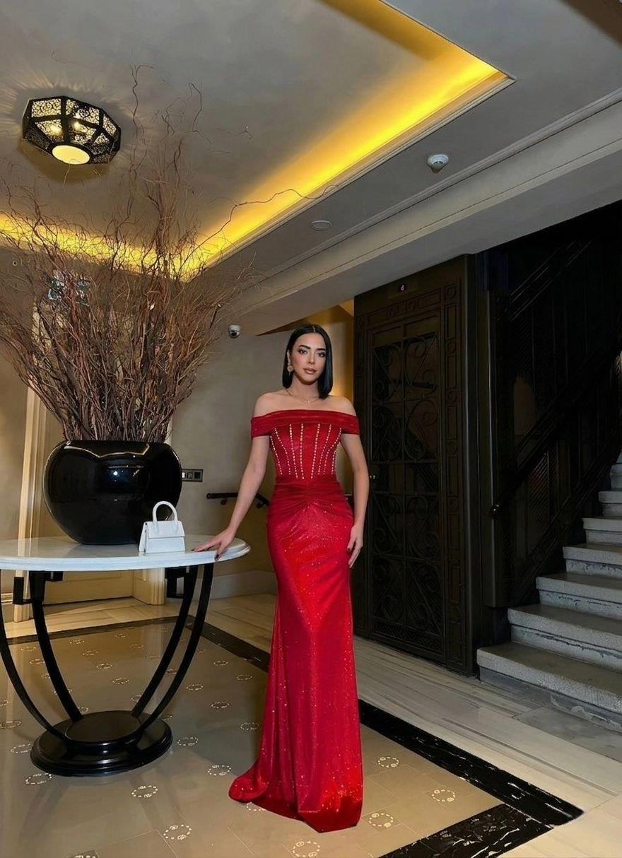 Omuz Dekolte Balık Model Simli Krep Abiye Elbise 583387 Kırmızı