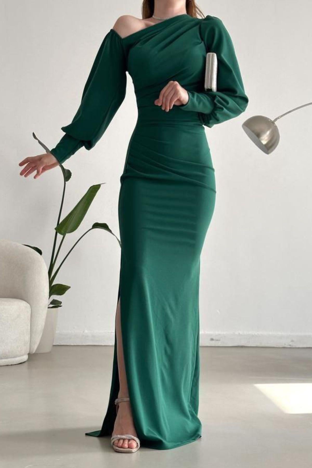 Tek Omuz Açık Detay Ithal Krep Kumaş Maxi Boy Uzun Kol Elbise Zümrüt 582307