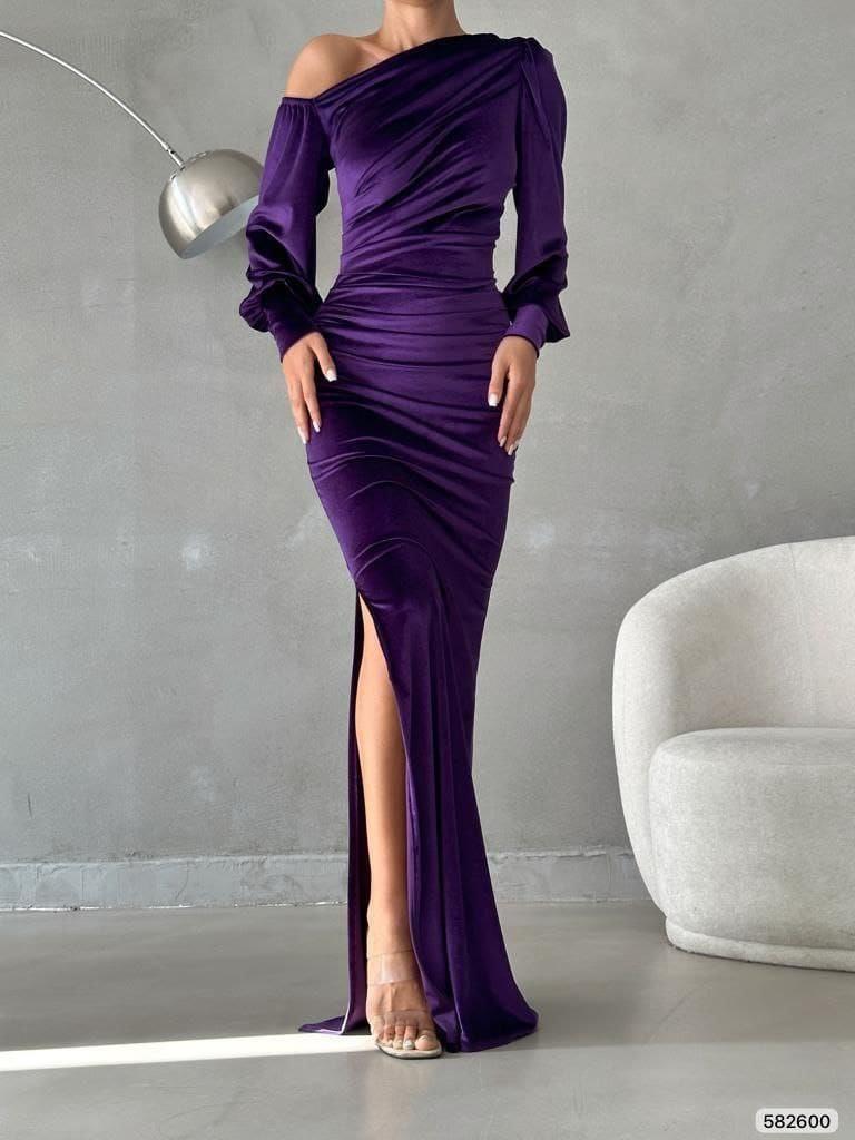 Yırtmaçlı Omzu Açık Maxi Boy Kadife Kumaş Abiye Elbise MOR 582600