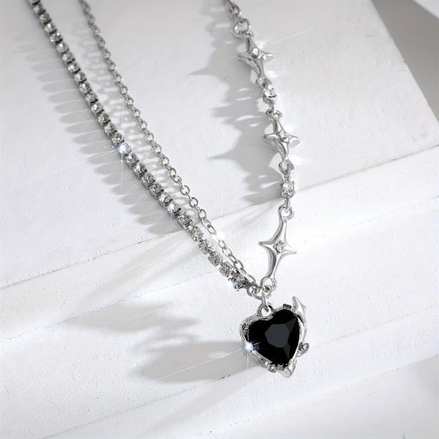 Dark Love Kolye