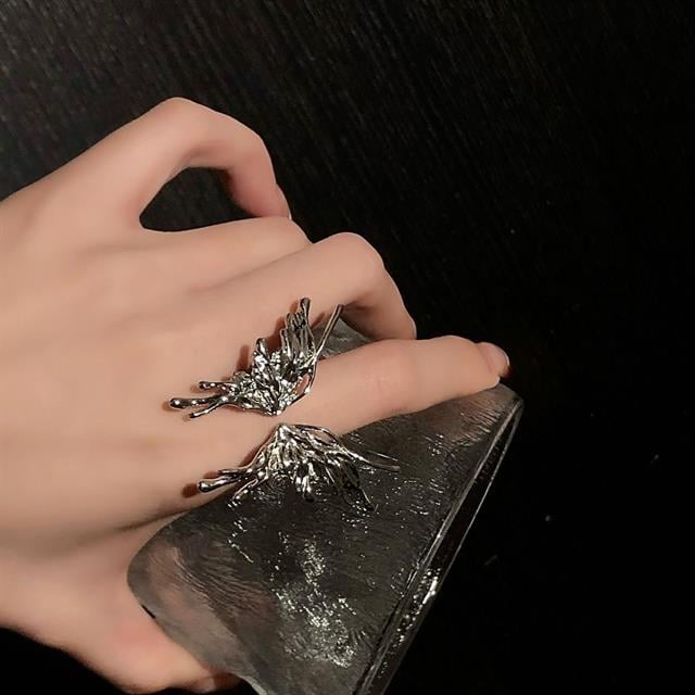 Lucy Yüzük