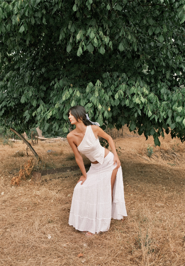 Reina Crop