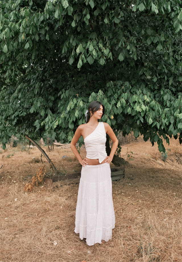 Reina Crop