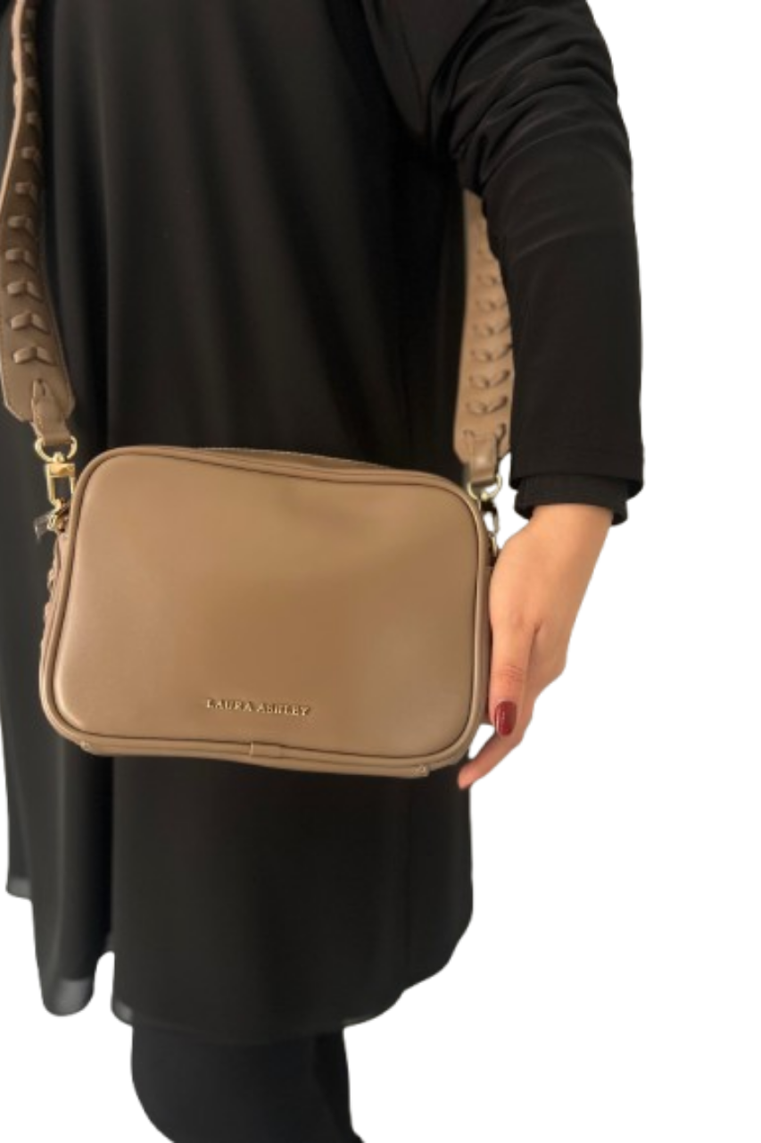 Laura Ashley Örgü Kayış Detaylı Çapraz ve Omuz Çantası