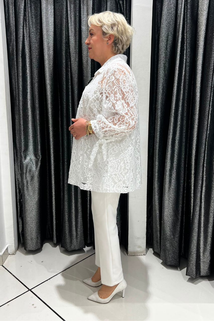 Selma Büyük Beden Askılı İçlikli Beyaz Güpür Ceket