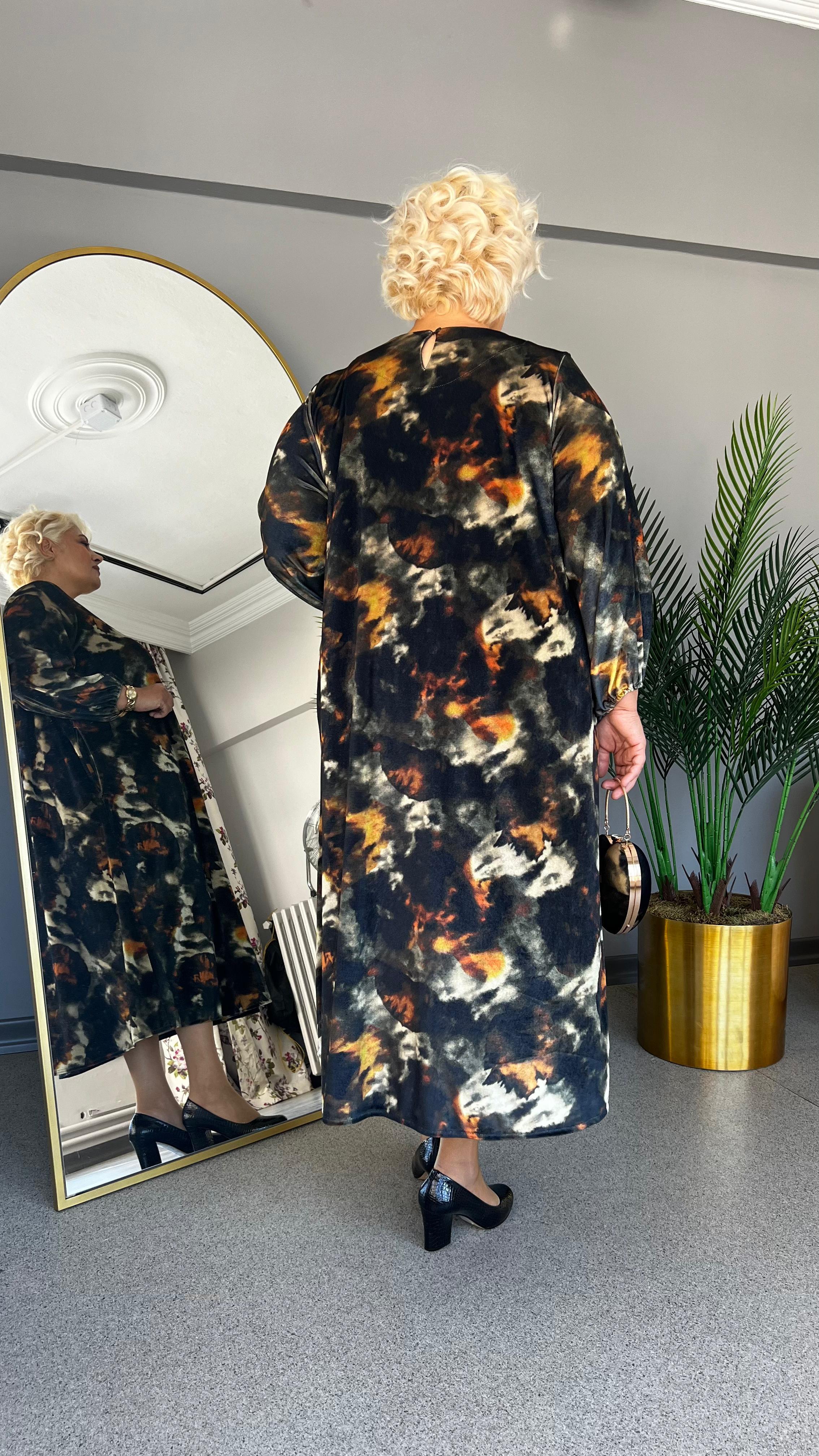 Selma Büyük Beden Batik Desen İnci Kadife Elbise