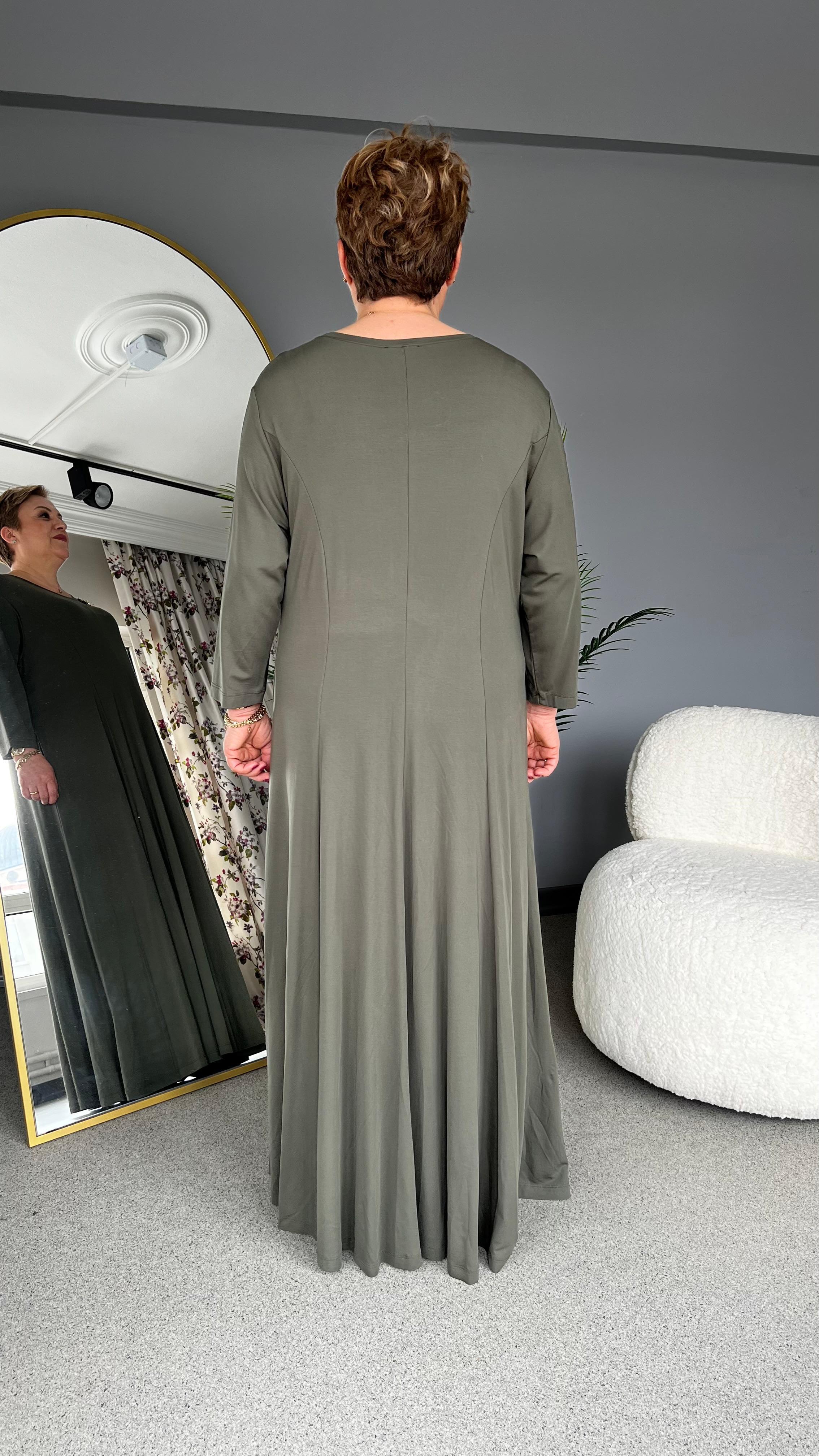 Selma Büyük Beden Broşlu Elbise