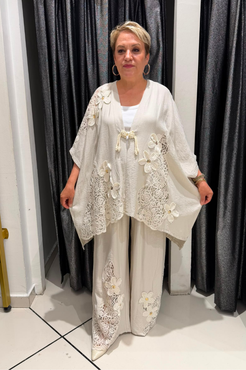 Selma Büyük Beden Çiçek Aplikeli Dantel Detaylı İkili Takım