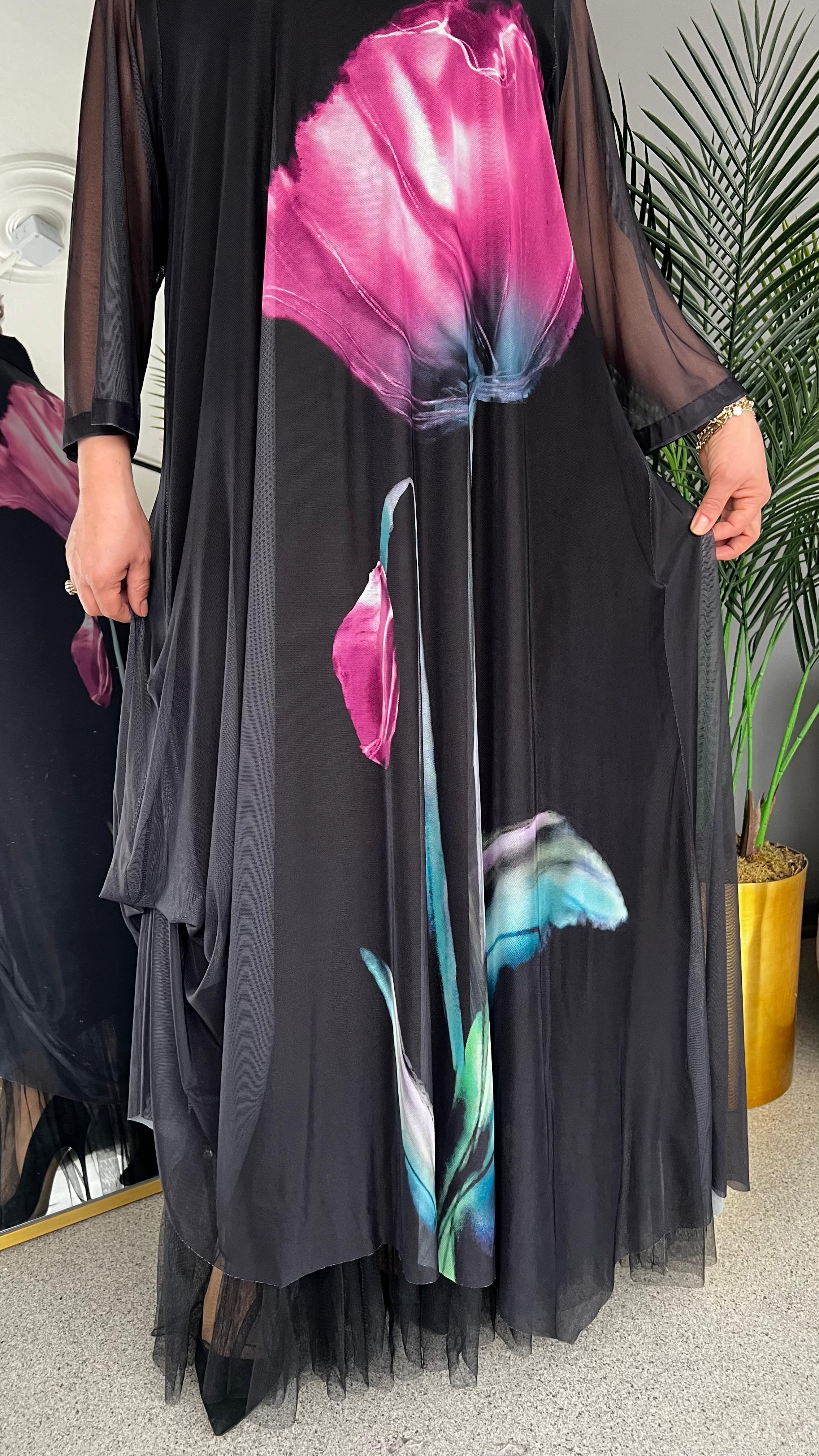 Selma Büyük Beden Çiçek Desenli Siyah Elbise