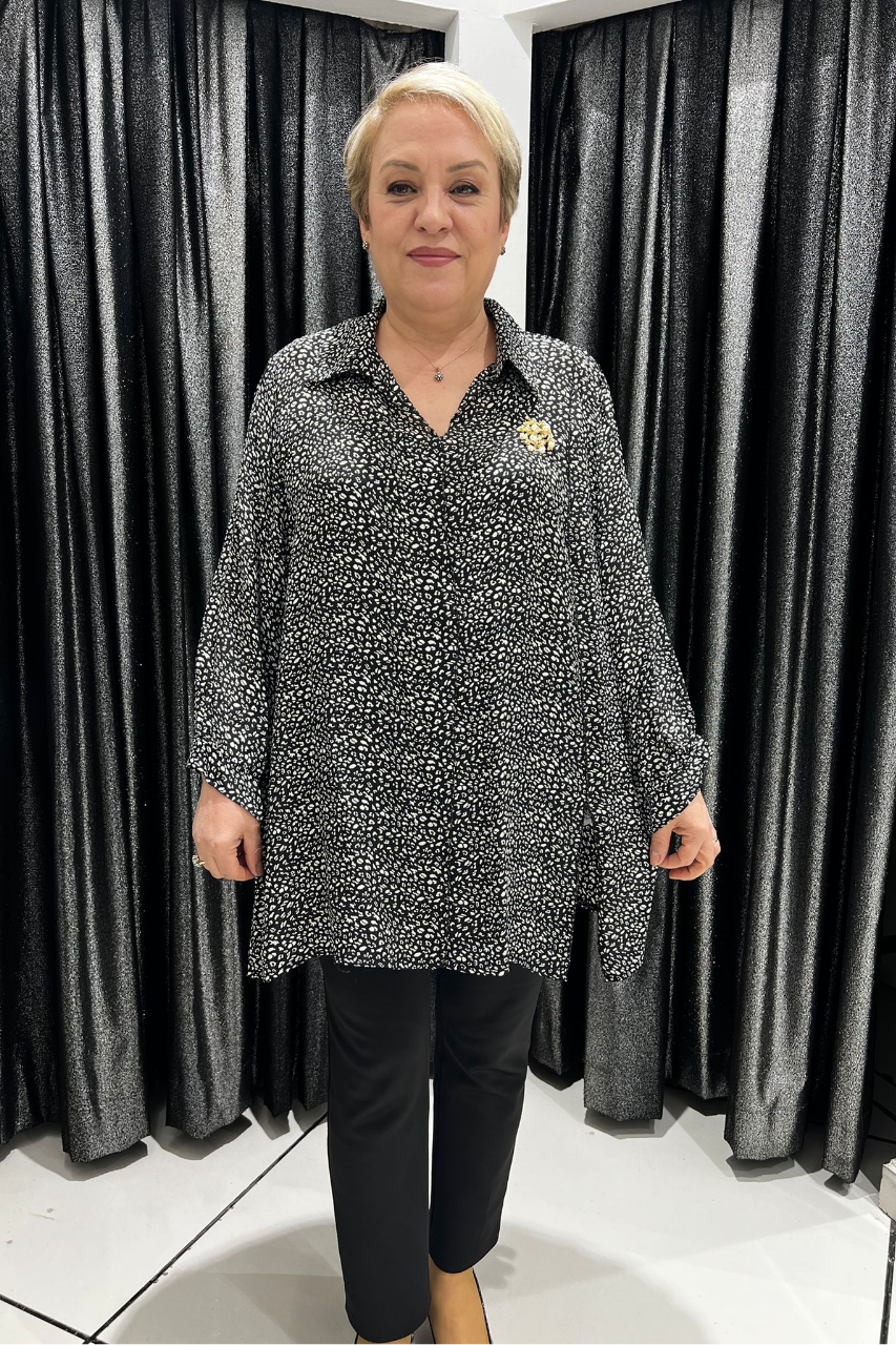 Selma Büyük Beden Desenli Gömlek – Broş Detaylı