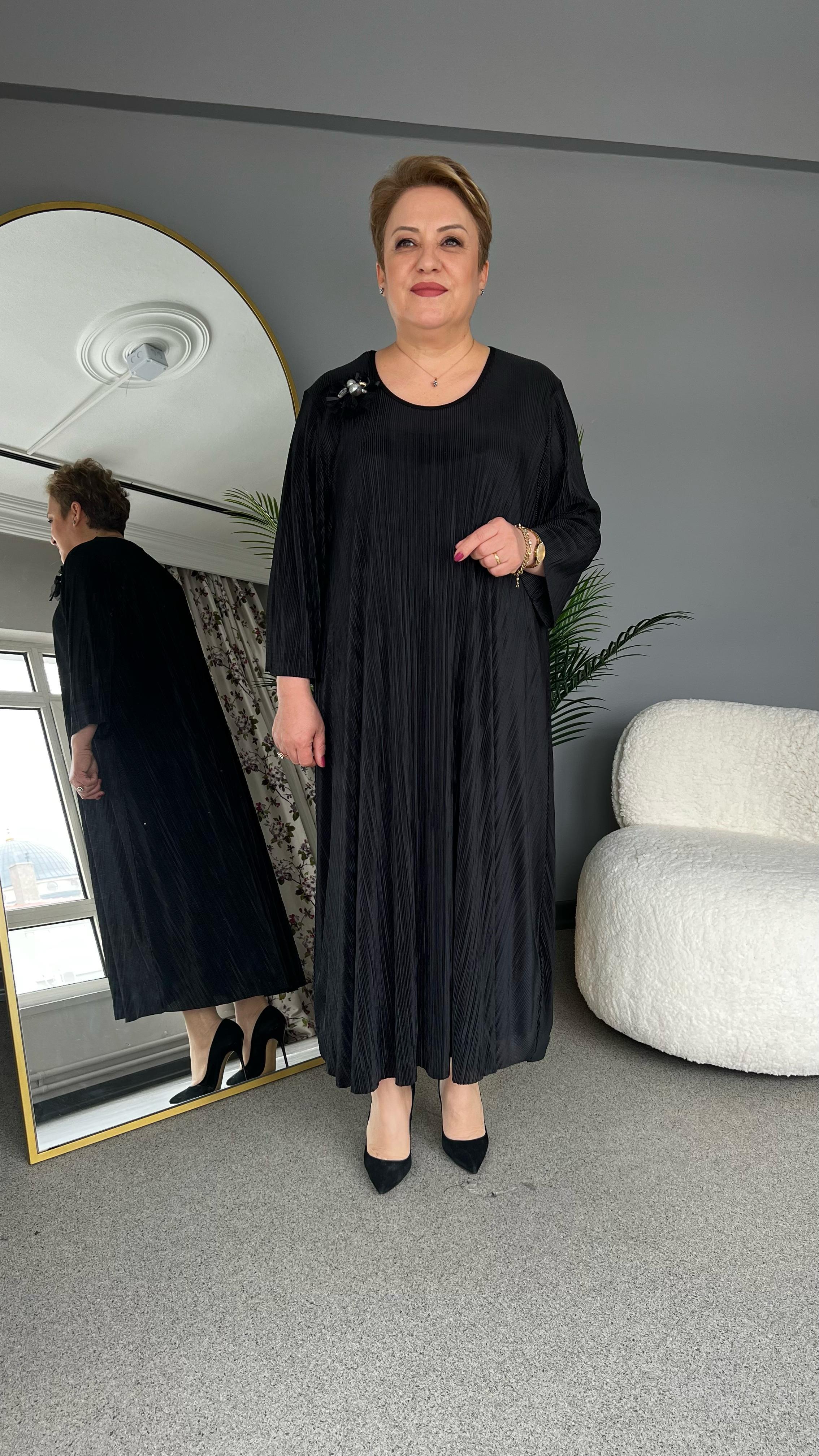 Selma Büyük Beden İnci Broş Detaylı Elbise