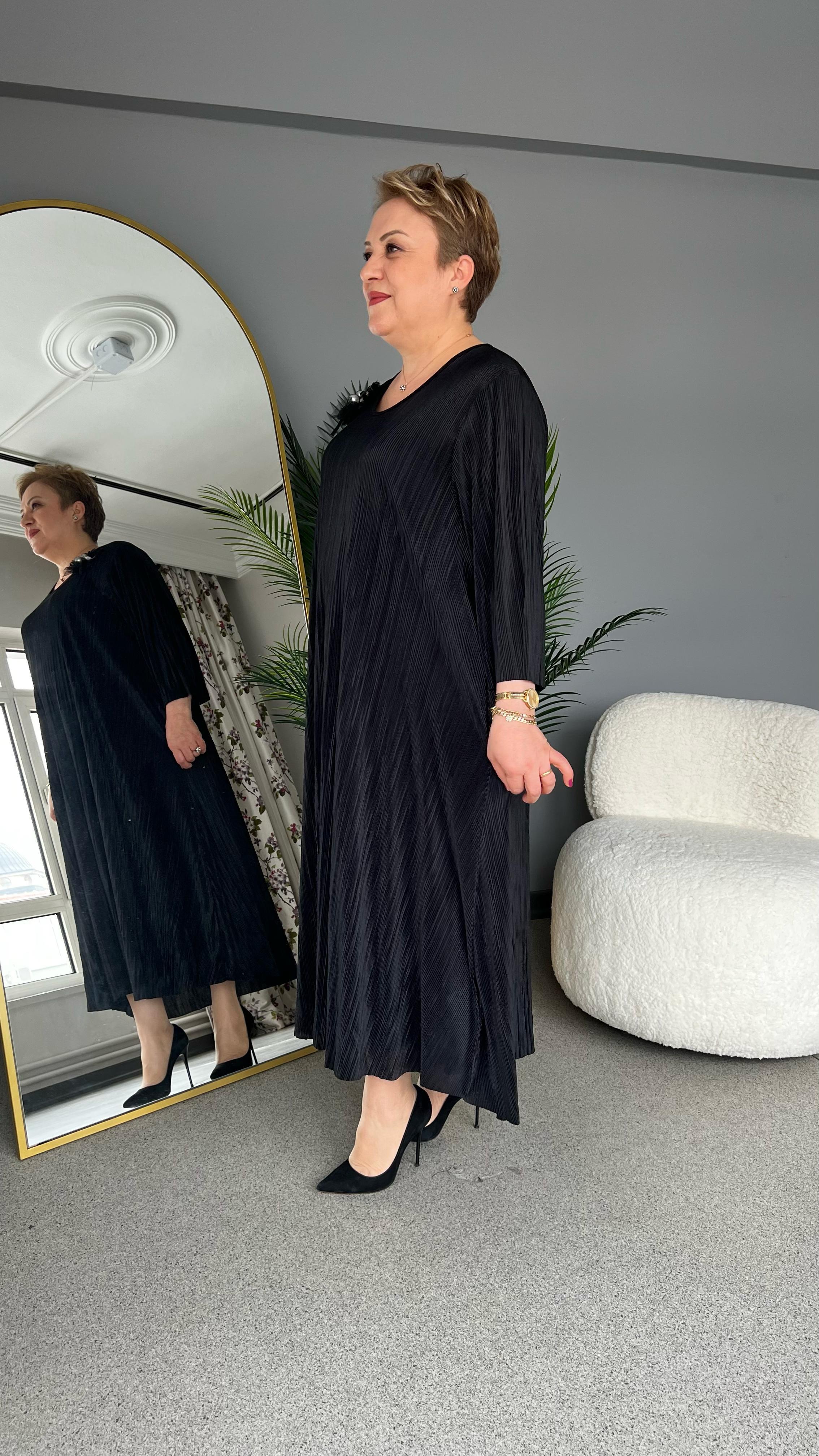 Selma Büyük Beden İnci Broş Detaylı Elbise