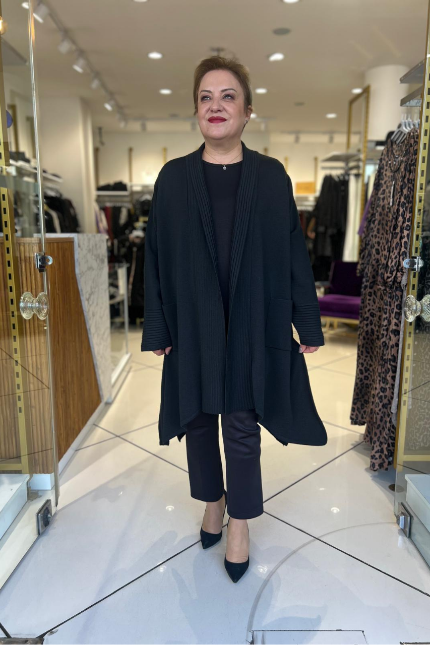 Selma Büyük Beden İşlemeli Sırt Detaylı Triko Hırka