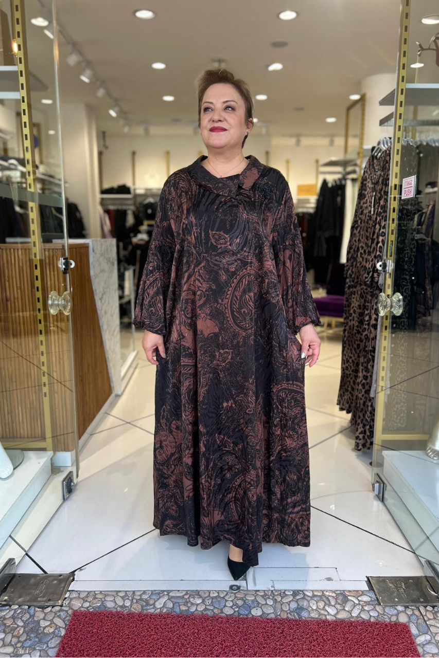 Selma Büyük Beden Kelebek Broşlu Şık Saten Elbise