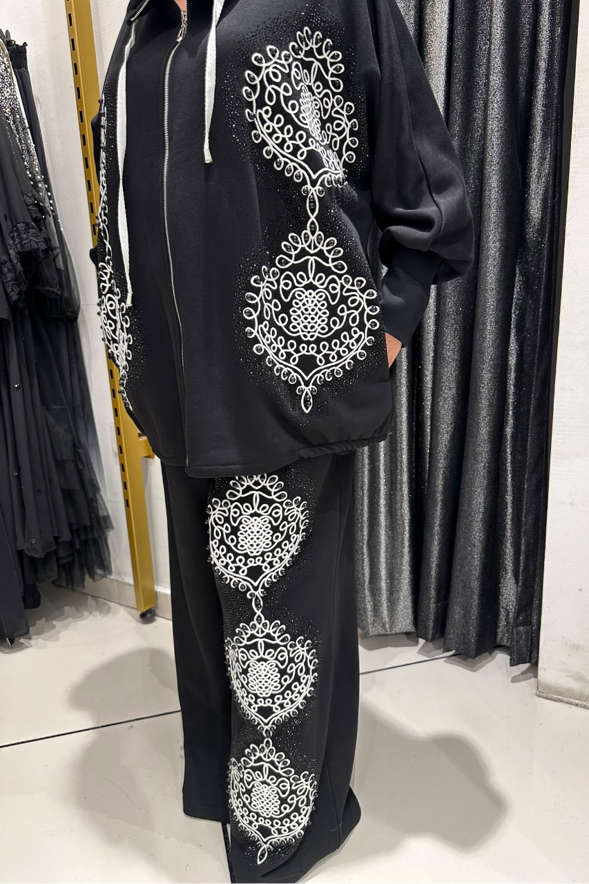 Selma Büyük Beden Modern Desen İşlemeli Fermuarlı Takım