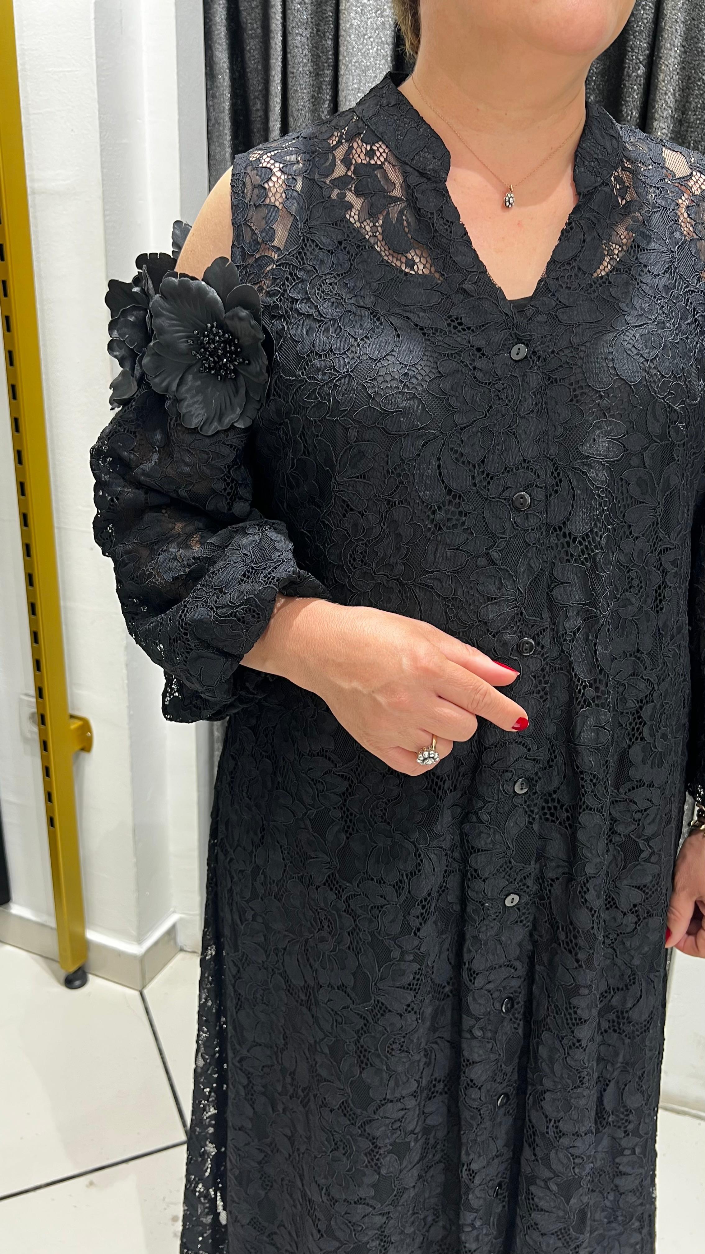 Selma Büyük Beden Omuz Dekolteli Siyah Dantel Elbise