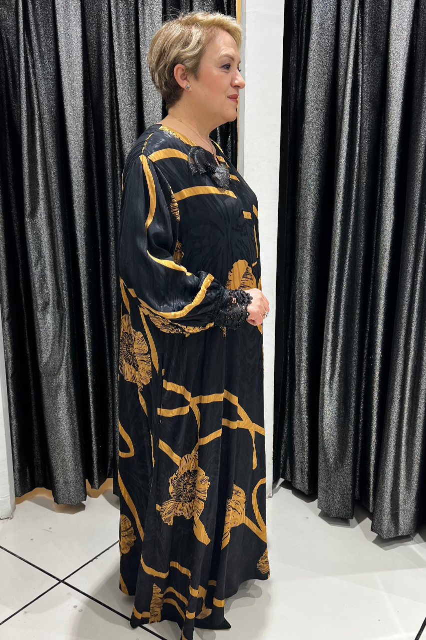 Selma Büyük Beden Pamuk Saten Siyah Altın Desenli Uzun Elbise