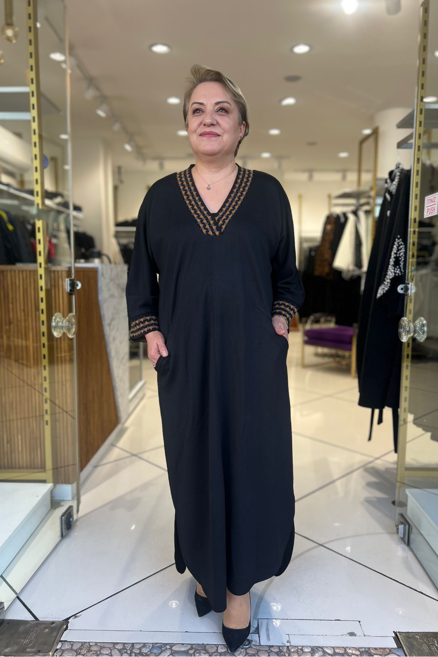 Selma Büyük Beden Şerit Detaylı Siyah Elbise