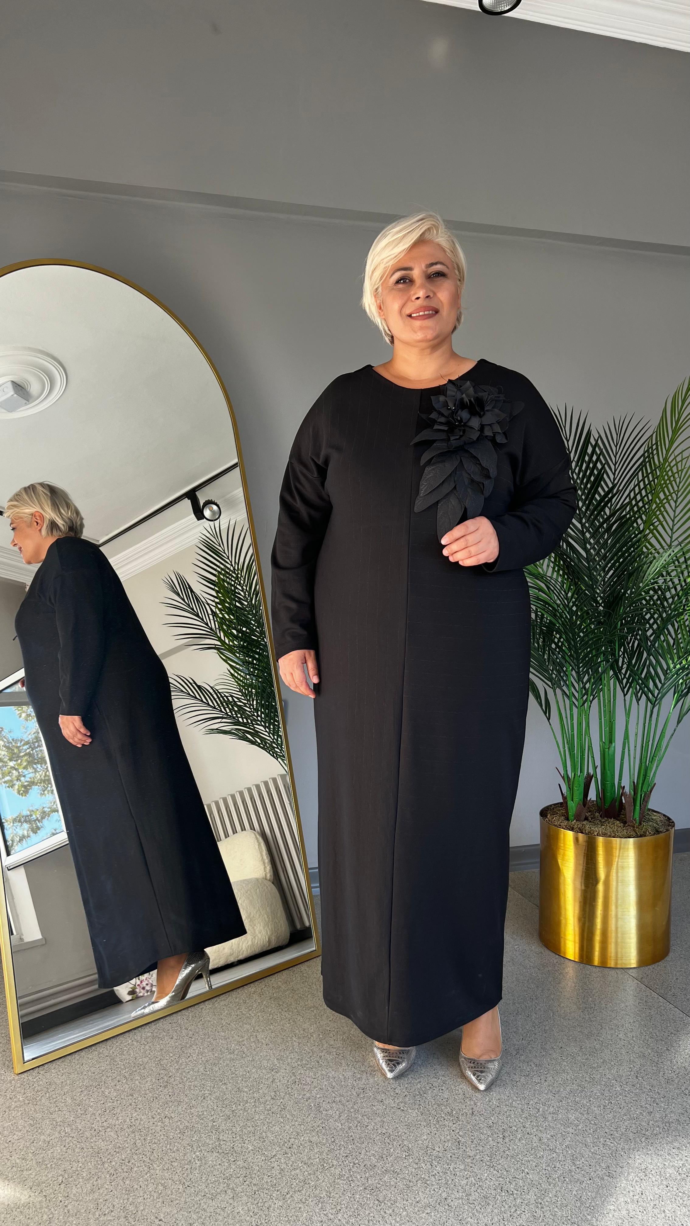 Selma Büyük Beden Seyyar Kapişon Detaylı Elbise