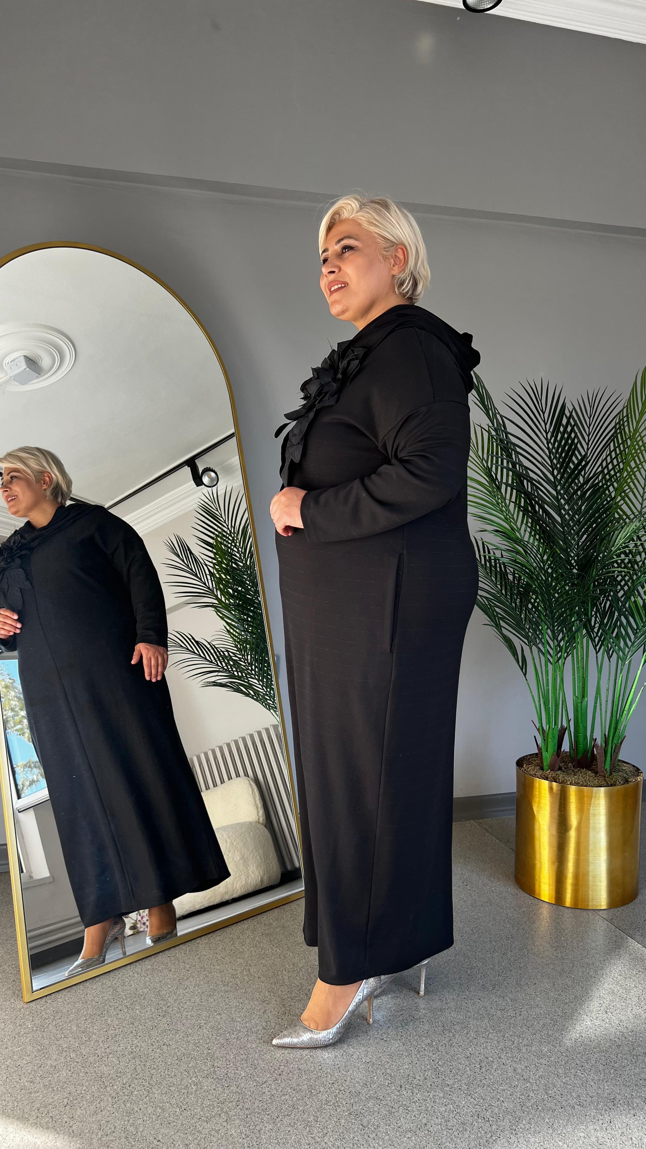 Selma Büyük Beden Seyyar Kapişon Detaylı Elbise
