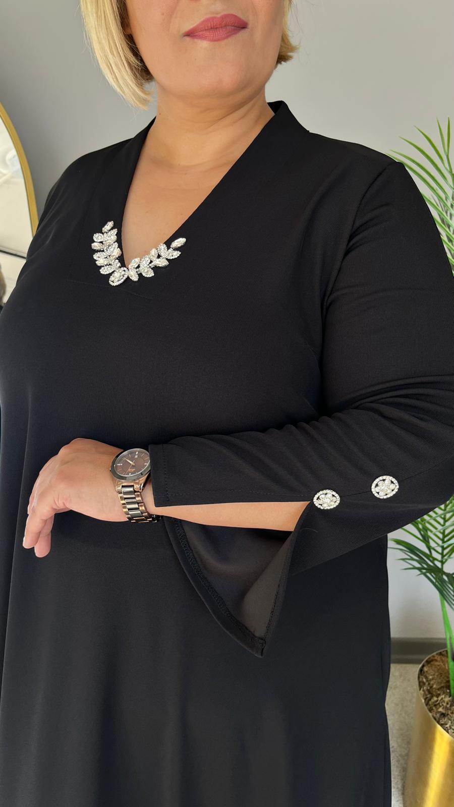 Selma Büyük Beden Şık ve Rahat Broş Detaylı Elbise